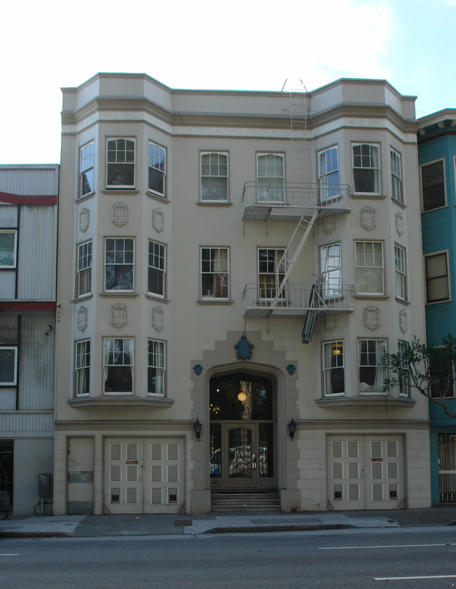 1865 Oak St in San Francisco, CA - Building Photo - Building Photo