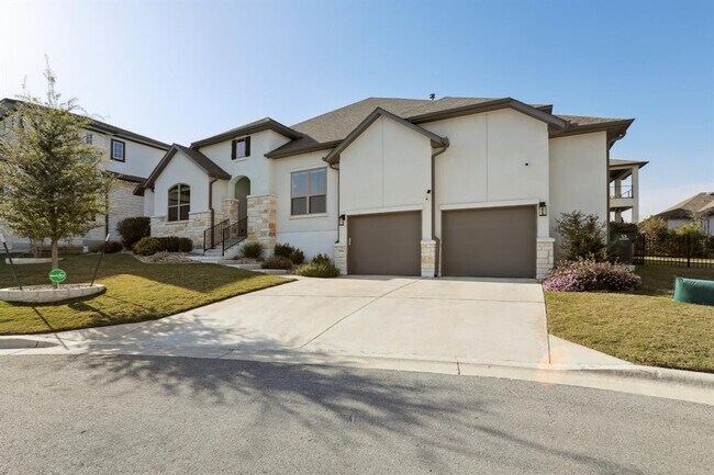 19304 Summit Glory Trl in Briarcliff, TX - Building Photo - Building Photo