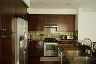 951 N Sunrise Ln, Unit A in Azusa, CA - Building Photo - Building Photo