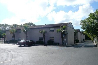 1335 Baywatch Loop in Tampa, FL - Building Photo - Building Photo