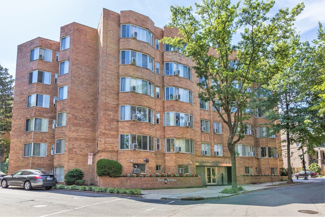 Park Terrace in Washington, DC - Building Photo