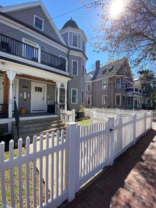 15 Orchard St, Unit #1 in Cambridge, MA - Building Photo