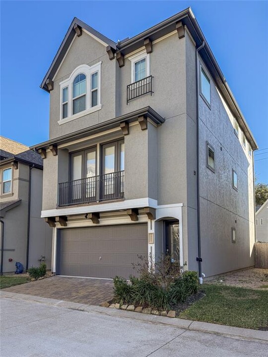 10617 Centre Forest Dr in Houston, TX - Building Photo