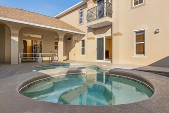 205 SE 4th Pl in Cape Coral, FL - Building Photo - Building Photo