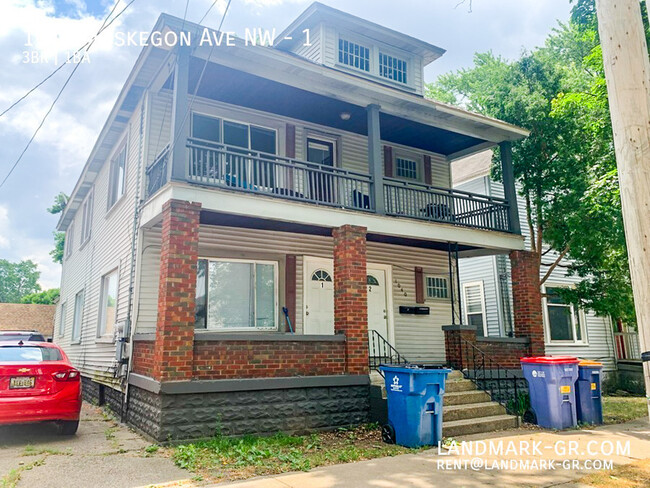 property at 1040 Muskegon Ave NW