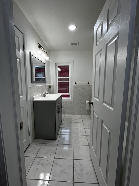 1110 Lake St, Unit 2 in Elmira, NY - Building Photo