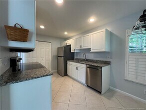 4567 SE Murray Cove Cir in Stuart, FL - Building Photo - Building Photo