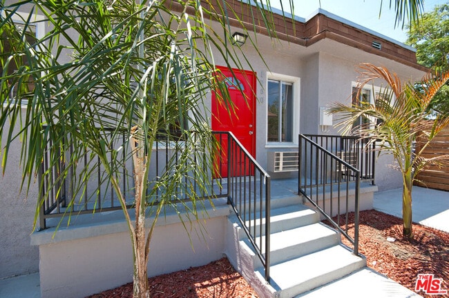 property at 1264 N Westmoreland Ave