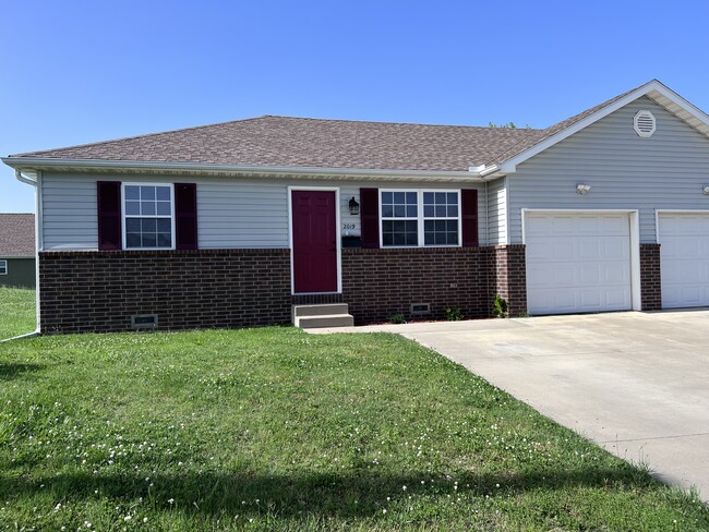 2019 W 26th St in Joplin, MO - Building Photo - Building Photo