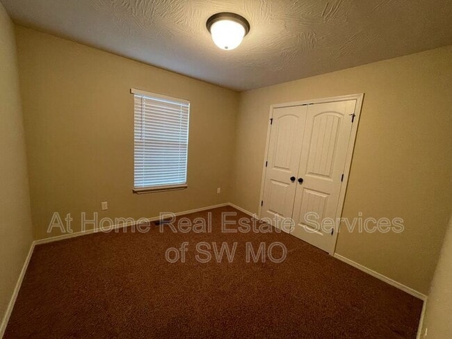 3137 W Golden Valley in Springfield, MO - Building Photo - Building Photo