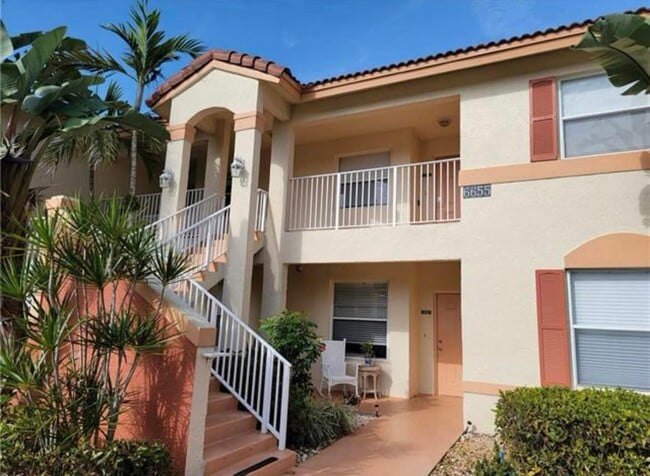 property at 6655 Huntington Lakes Cir