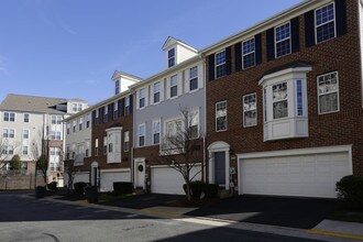 High Pointe at Jefferson Park in Falls Church, VA - Building Photo - Building Photo