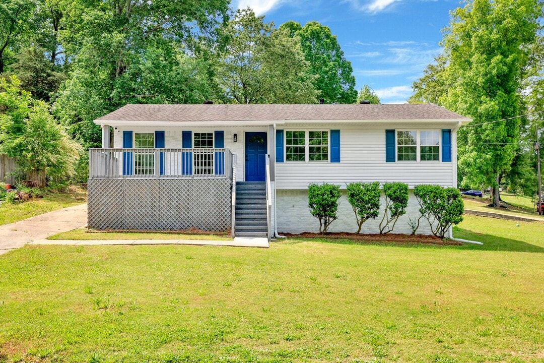801 Country View Ct in Birmingham, AL - Building Photo