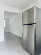512 Conniston Rd, Unit Apt 512 in West Palm Beach, FL - Building Photo - Building Photo