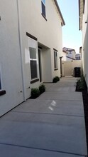 1040 Essington Ln in Roseville, CA - Building Photo - Building Photo