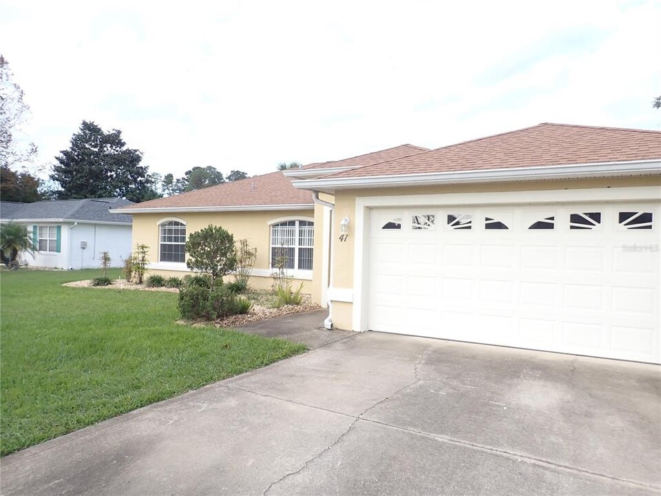 41 Bickwick Ln in Palm Coast, FL - Building Photo