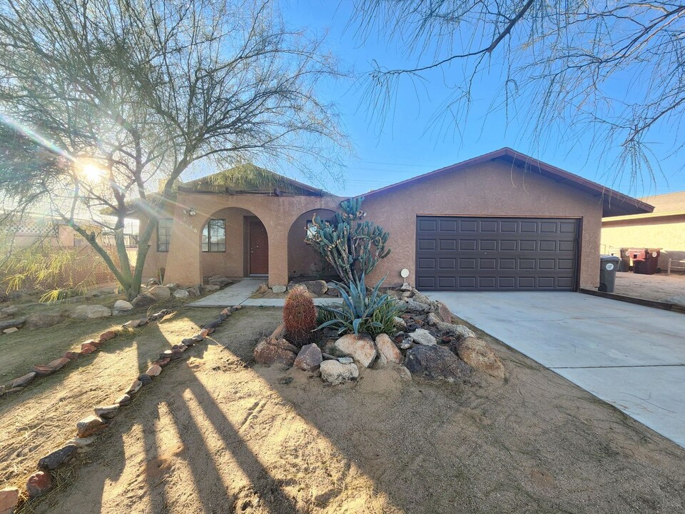 6176 Abronia Ave in Twentynine Palms, CA - Building Photo