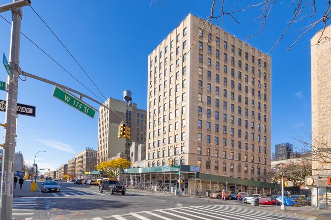 4113 Broadway