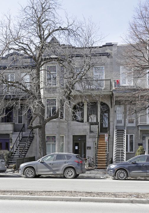 125-129 Saint-Joseph O in Montréal, QC - Building Photo