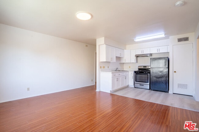 820 S St Andrews Pl in Los Angeles, CA - Building Photo - Building Photo