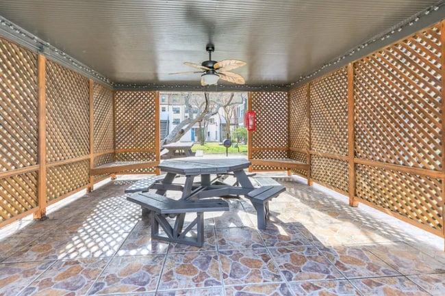 4645 Ocean Dr in Corpus Christi, TX - Building Photo - Building Photo