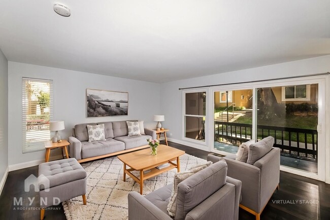 17081 W Bernardo Dr in San Diego, CA - Building Photo - Building Photo