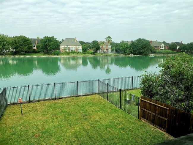 property at 2302 Waterford Park St