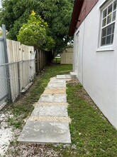 20130 SW 117th Ave in Miami, FL - Building Photo - Building Photo