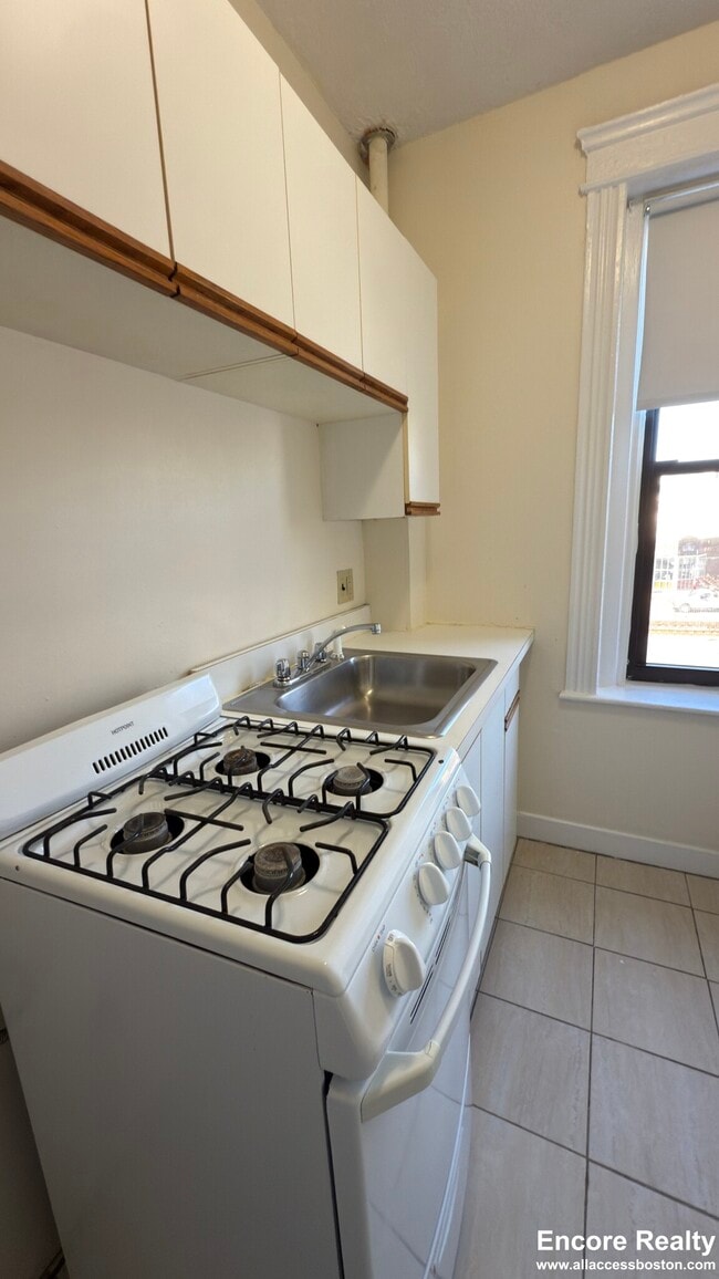 1169 Commonwealth Ave, Unit 1156-28 in Boston, MA - Building Photo - Building Photo