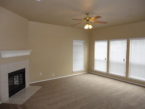 1114 Black Locust Drive West in Pflugerville, TX - Building Photo - Building Photo