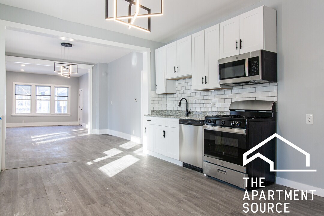 2659 W Homer St, Unit 1 in Chicago, IL - Building Photo