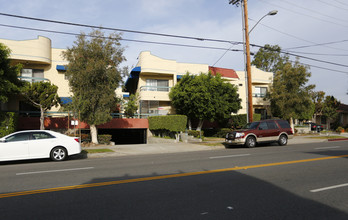 239 N Verdugo Rd in Glendale, CA - Building Photo - Building Photo