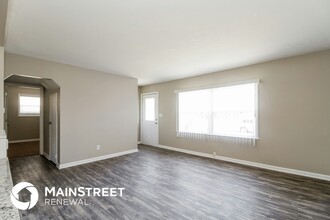 13404 Hinchbrook Blvd in Louisville, KY - Building Photo - Building Photo