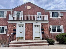 255-55 75th Ave in Queens, NY - Building Photo