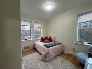 8 Alton Pl in Brookline, MA - Building Photo - Building Photo