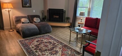 1208 Denali St, Unit 2 in Anchorage, AK - Foto de edificio - Building Photo