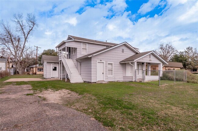 200 W Caroline St in Trinity, TX - Building Photo - Building Photo