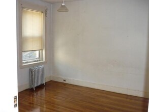 233 Freeman St, Unit 2 in Brookline, MA - Building Photo - Building Photo