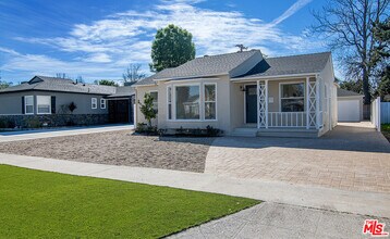 17638 Welby Way in Los Angeles, CA - Building Photo - Building Photo