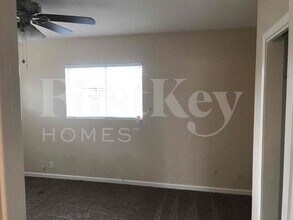 6651 N 20th Ave in Phoenix, AZ - Foto de edificio - Building Photo