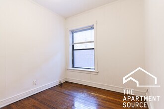 3034 N Halsted St, Unit 1C in Chicago, IL - Building Photo - Building Photo