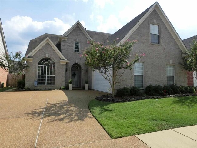 property at 9291 N Fairmont Cir