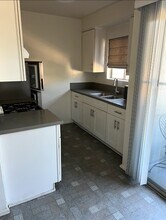 2341 Portland St, Unit 1 bd/1 bth in Los Angeles, CA - Foto de edificio - Building Photo