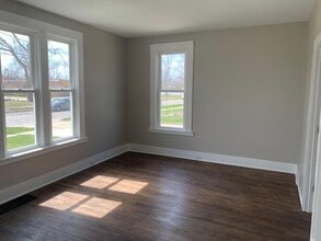 390 8th Ave in Marion, IA - Building Photo - Building Photo