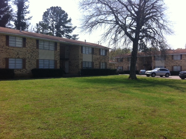 Kalie Kourt Apartments in Warrior, AL - Foto de edificio