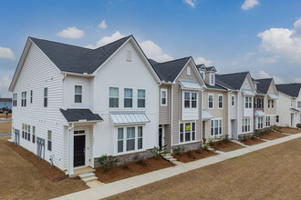 Central Avenue Townhomes in Summerville, SC - Building Photo - Building Photo