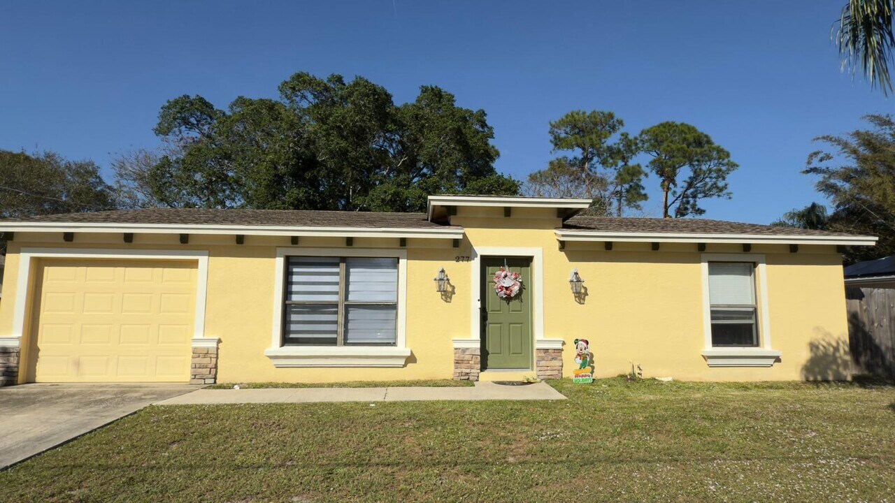 277 SE Verada Ave in Port St. Lucie, FL - Building Photo