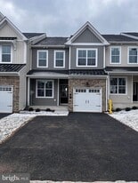 9 Turf Ct in Royersford, PA - Building Photo