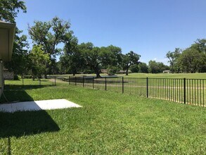 2249 Ridgewood Dr in West Columbia, TX - Building Photo - Building Photo