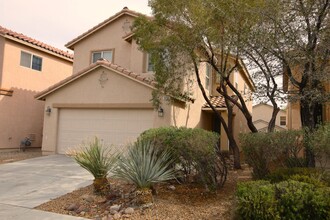 5221 Fireside Ranch Ave in Las Vegas, NV - Foto de edificio - Building Photo